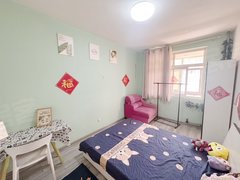 青岛黄岛薛家岛城市传媒附近 可月付 可短租南向 3楼 拎包入住 交通便利出租房源真实图片