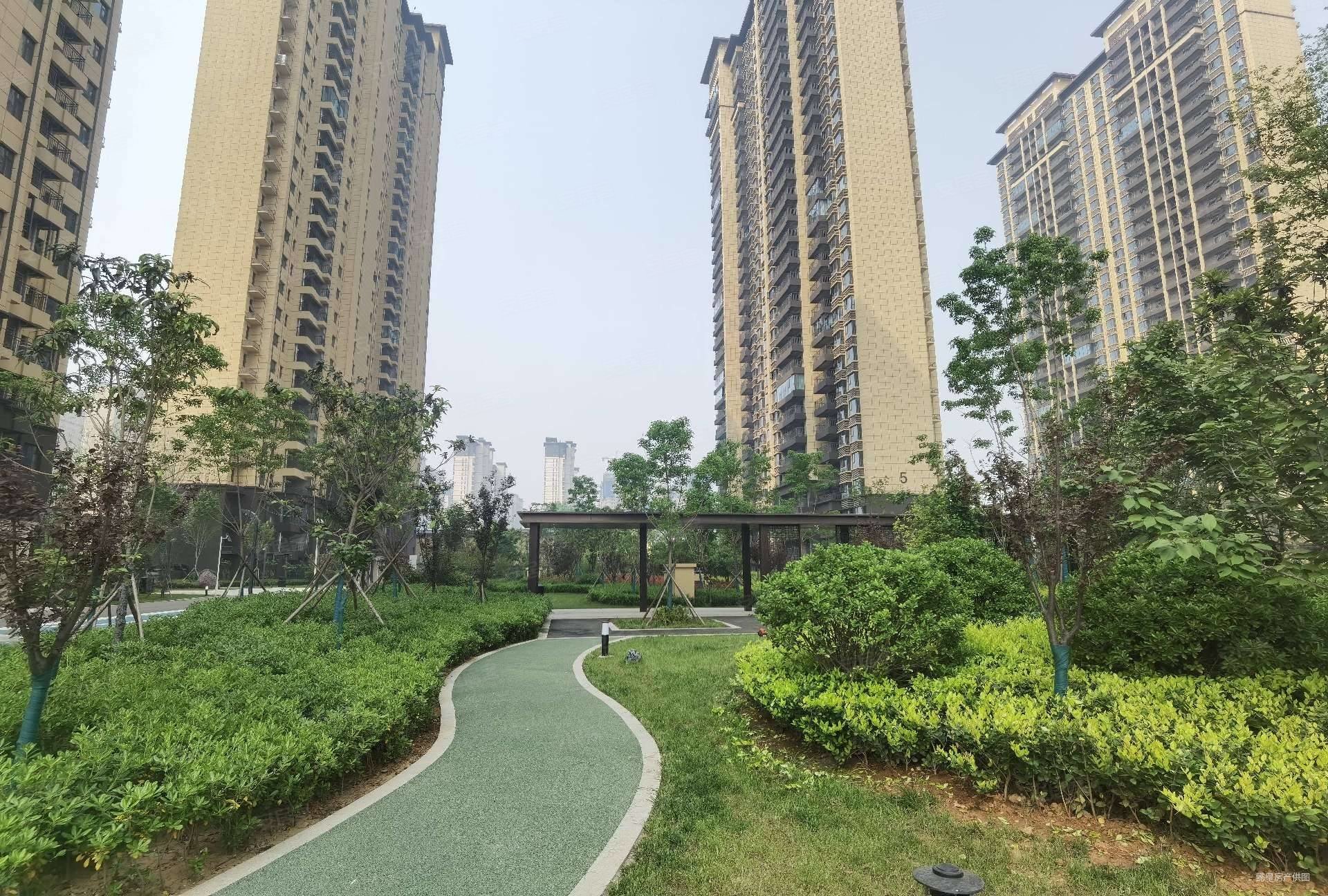 有证急售公务员小区凌波苑观景楼层买房送车位