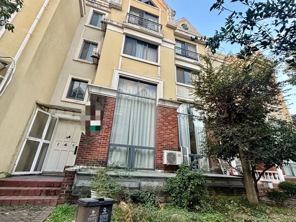 单县剑桥景苑剑桥景园联排别墅,带地下室的特别户型,龙胜广场0距离,有