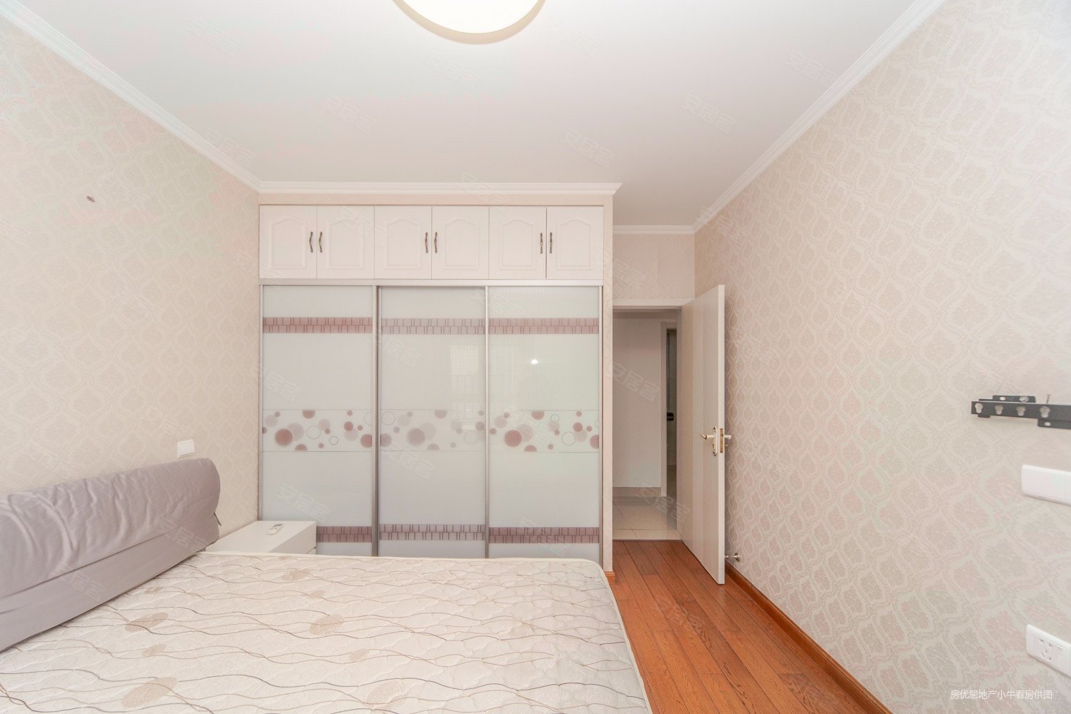 天润园3室2厅1卫94.03㎡南102万