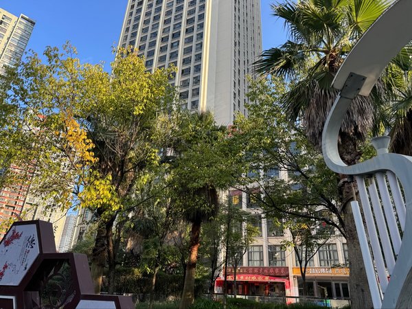 滇缅大道 西城时代 精装一室带家具 生活方便出租房源真实图片