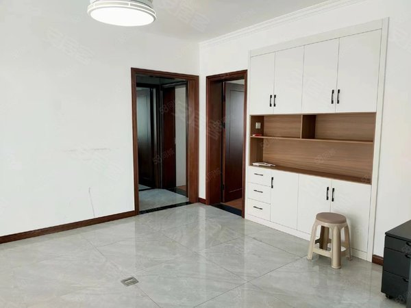 无锡梁溪崇安寺东林苑近锡银大厦,苏宁广场摩天360!