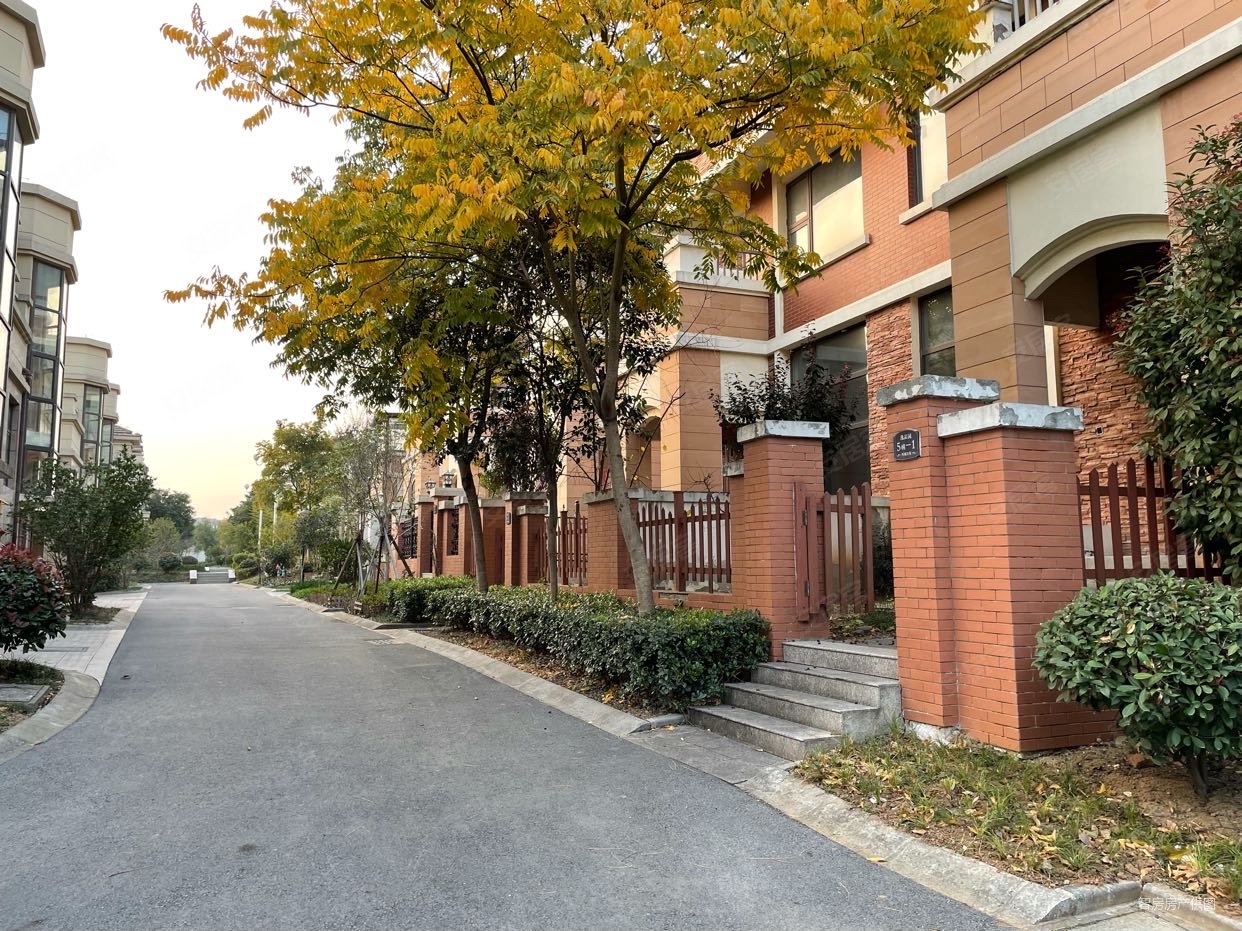产权清晰,西城逸境(别墅)二手房,172万,5室4厅,5卫,278平米-扬州安居