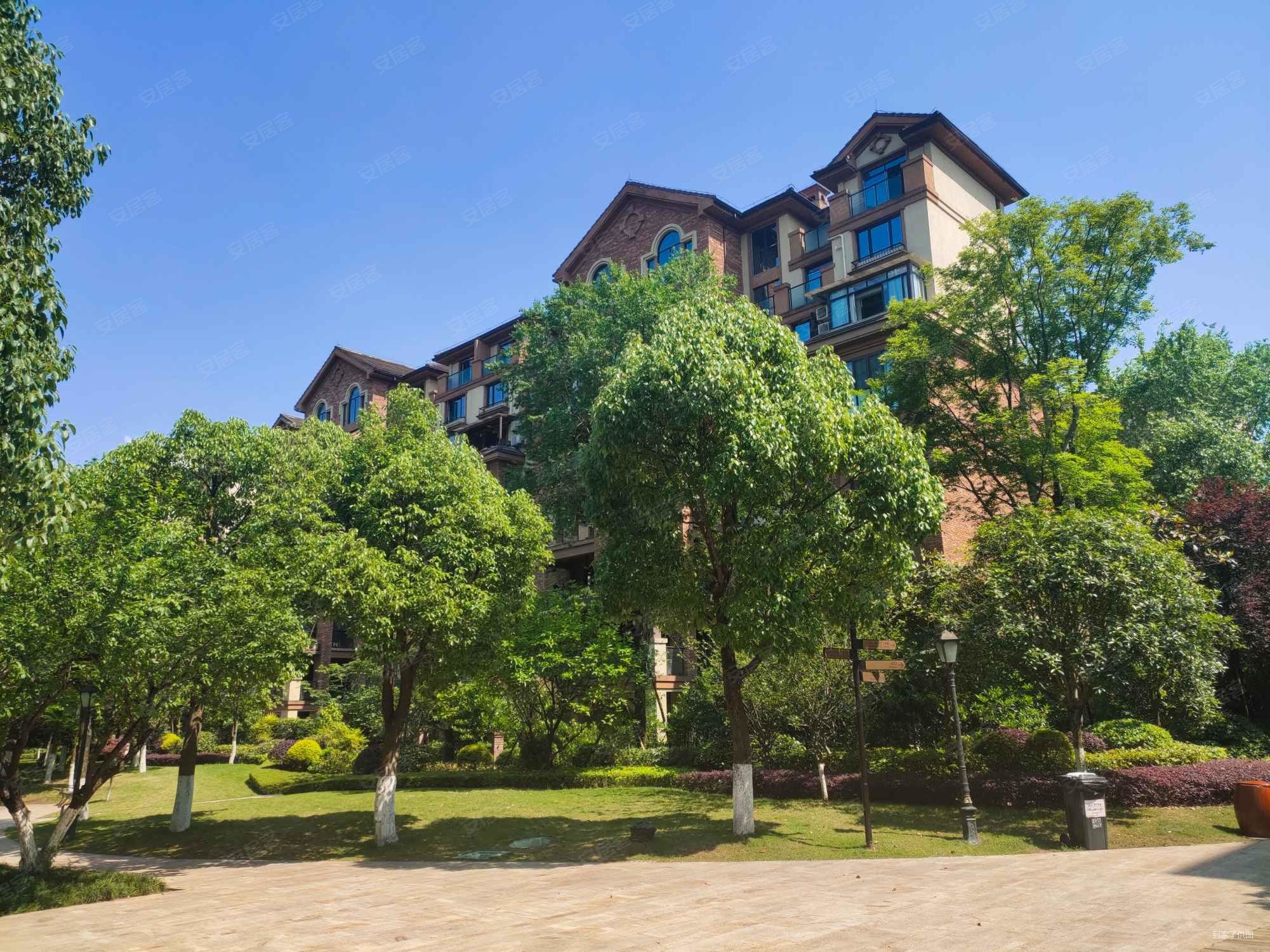 捡趴活的!康田栖樾洋房正规四房 双独门独院带地下室,邻古镇