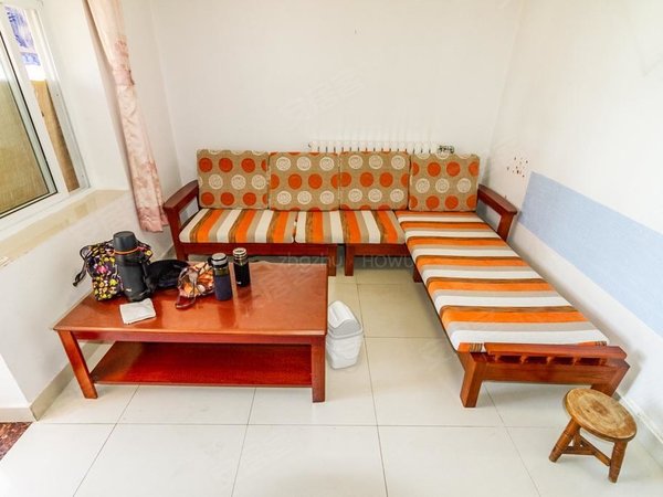 济南市中大观园凤林小区(南区)一室精装修!房东自住出租!