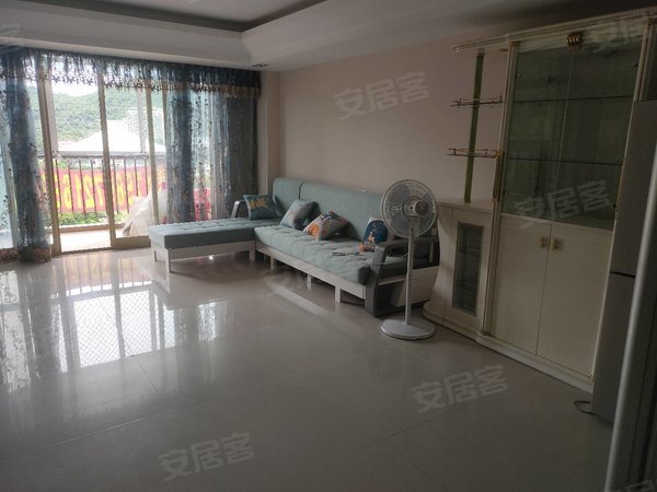 临春河路七小附近福泉花园出租,精装三房二卫双阳台,随时可看房