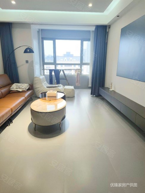 带车位中间楼层精装修采光视野开阔着急出售随时看房,东南智汇城香峪