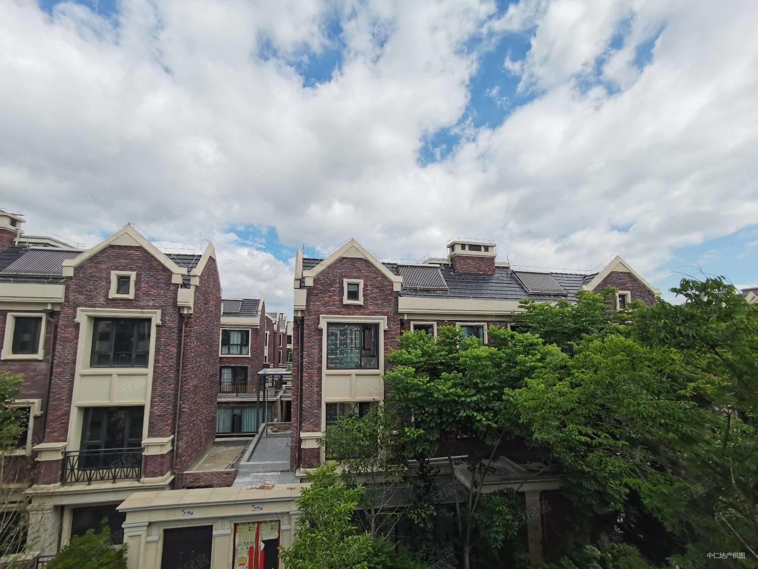 俊发滇池one16组团伊顿庄园二手房,500万,4室2厅,3卫,285平米-昆明