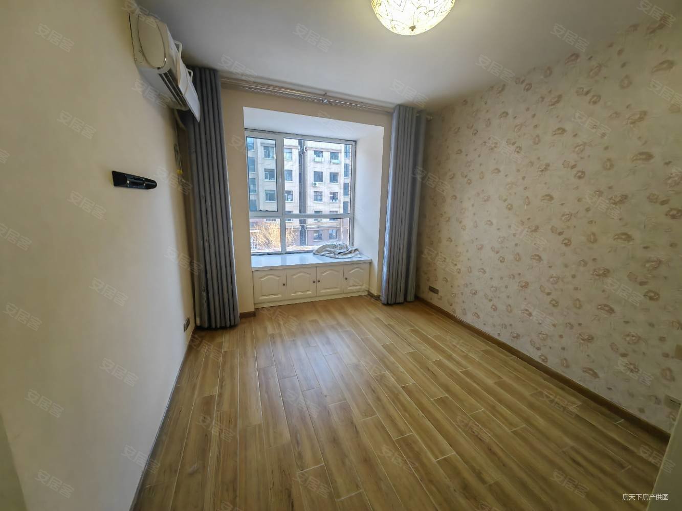 万泰城上城2室2厅1卫98㎡南北51.8万