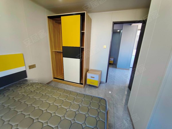 深圳龙华龙华中心区山咀头村4号线龙华地铁口山咀头村华润万家百佳华