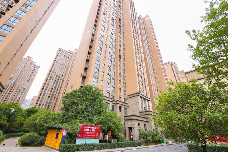 洛阳房产网>洛阳二手房>洛龙二手房>森林半岛二手房>建业高尔夫花园>