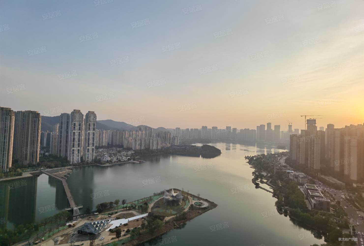 梅溪湖金茂府二期一线临湖 品质大平层 梅溪湖风光尽收眼底,金茂府
