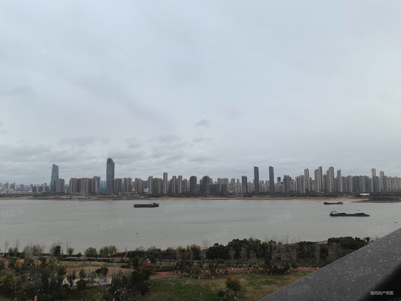 360全线江景大平层底市场价60万联泰天禧次新房