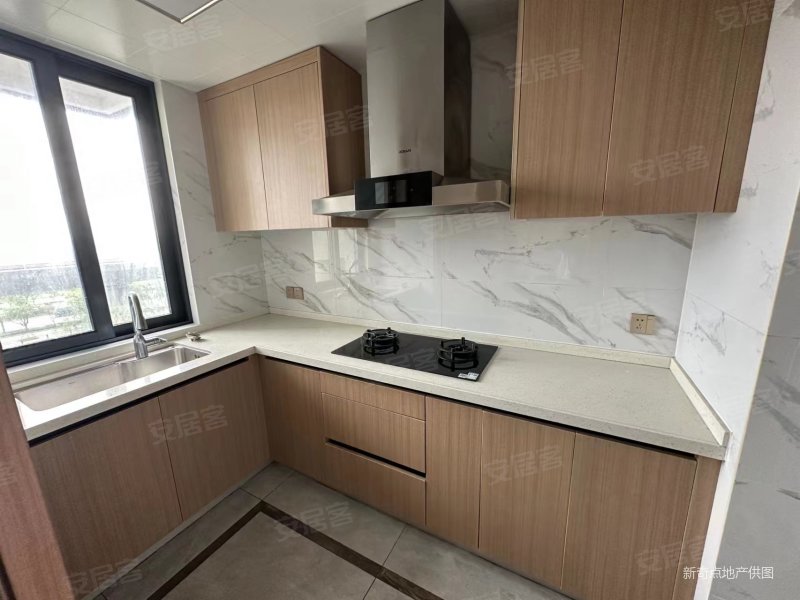 63 出售 专做tod国际新城,名都苑二手房,204万,3室2厅,2卫,116