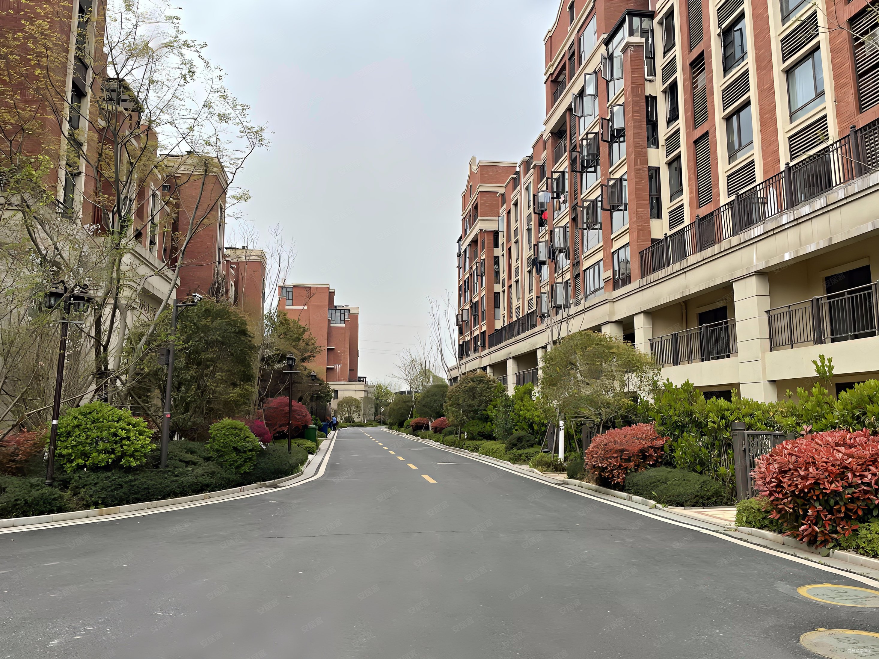 中海阳光玫瑰园3室2厅1卫94.31㎡南北99万