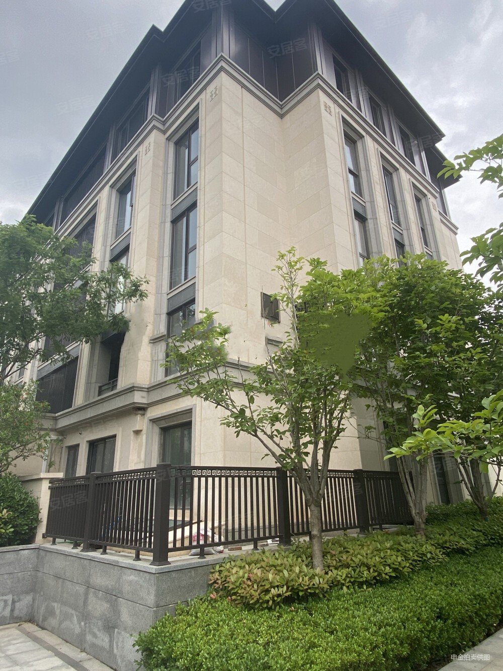 法拍280起拍北龙湖洋房蓝城兰园通透户型