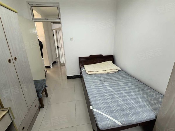 银川金凤丰登银啤苑东区银啤苑东区简单装修两居室带家具家电中间楼层室内干净整洁一小六出租房源真实图片