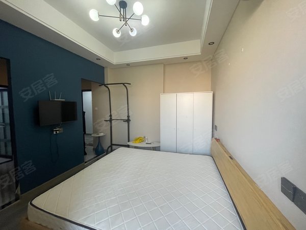 台州温岭温岭市区柏悦御府银泰后面柏悦御府大一室带阳台1800每月出租