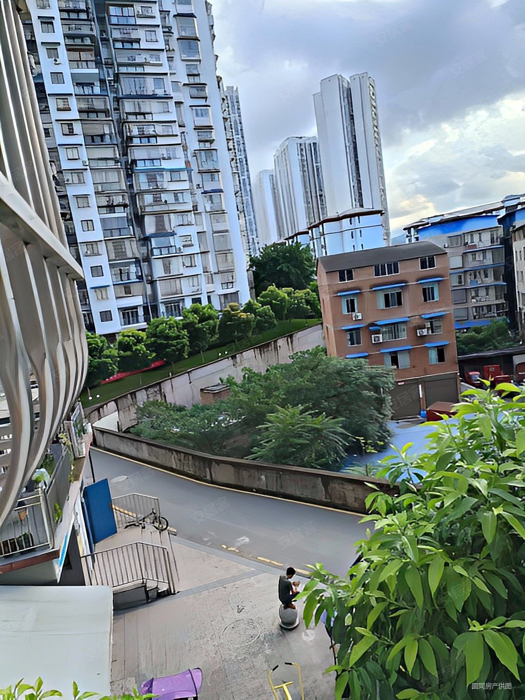 垫江碧桂园3室2厅2卫95㎡西北45万