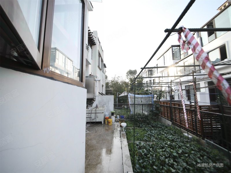 苏州房产网>苏州二手房>工业园二手房>双湖二手房>怡和花园(别墅)>800