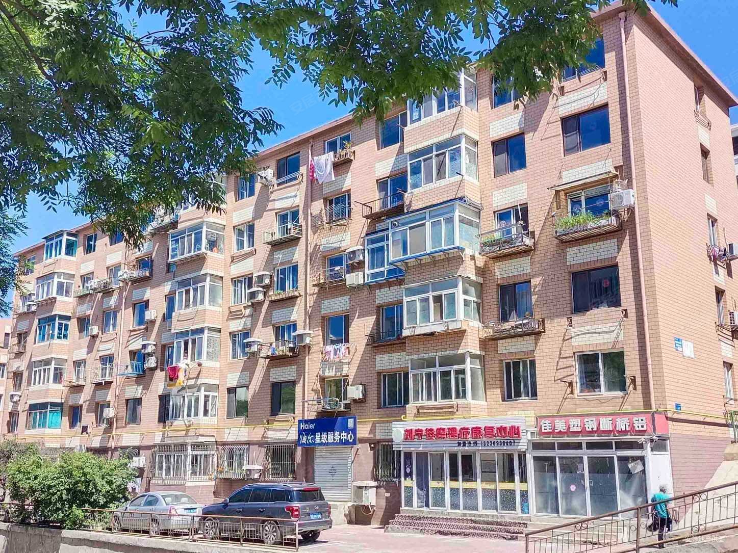 17路终点站旁一室一厅精装修下楼就是车站交通便利拎包住,石葵路小区