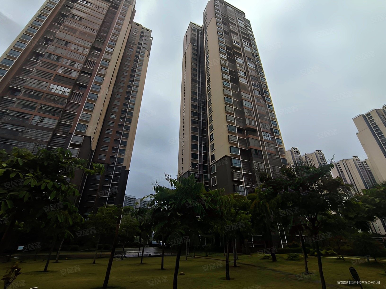 龙昆南次新小区润龙花园毛坯3房高层户型视野采光好