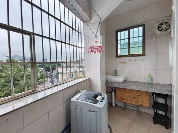 广州番禺大学城南亭村南亭村,实拍采光大阳台 坏境安静 民用水电 押一