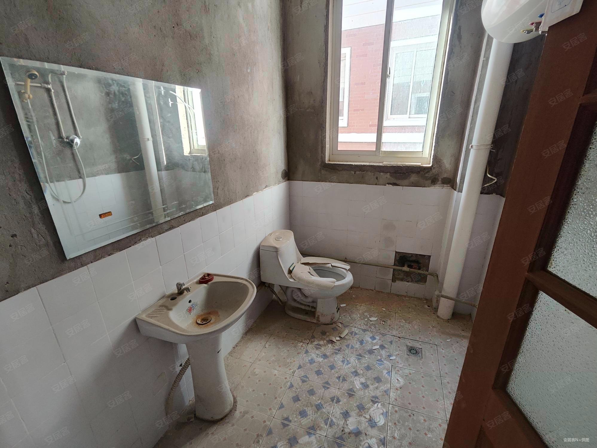 未来海岸(别墅)4室2厅4卫214.94㎡南北120万