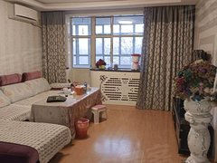 哈密哈密天马购物中心铁14街89平3楼，家具家电齐全每月1300元出租房源真实图片