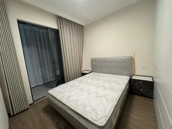 南昌昌北经济开发区昌北经济开发区中海云麓里中海豪华装修三房两厅两卫奶油风，随时看房，拎包入住出租房源真实图片