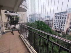 广州海珠赤岗赤岗地铁附近 厅出超大阳台可望广州塔 小区安静不吵闹出租房源真实图片