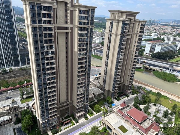 珠海高新区金鼎恒大云锦花园高新区恒大云锦 全新三房家私家电齐全 仅