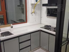 龙口西城区北马大街新人民医院附近,新装短住,家具家电齐全,随时看房出租房源真实图片