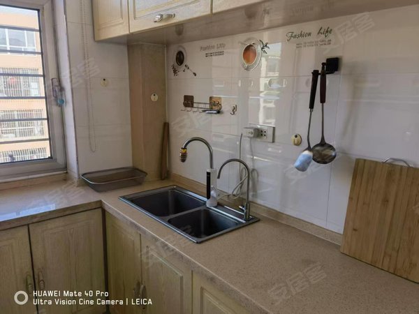 包头昆都仑火车站和平新苑和平新苑 精装修  1500元  5楼  100平 家电齐全出租房源真实图片