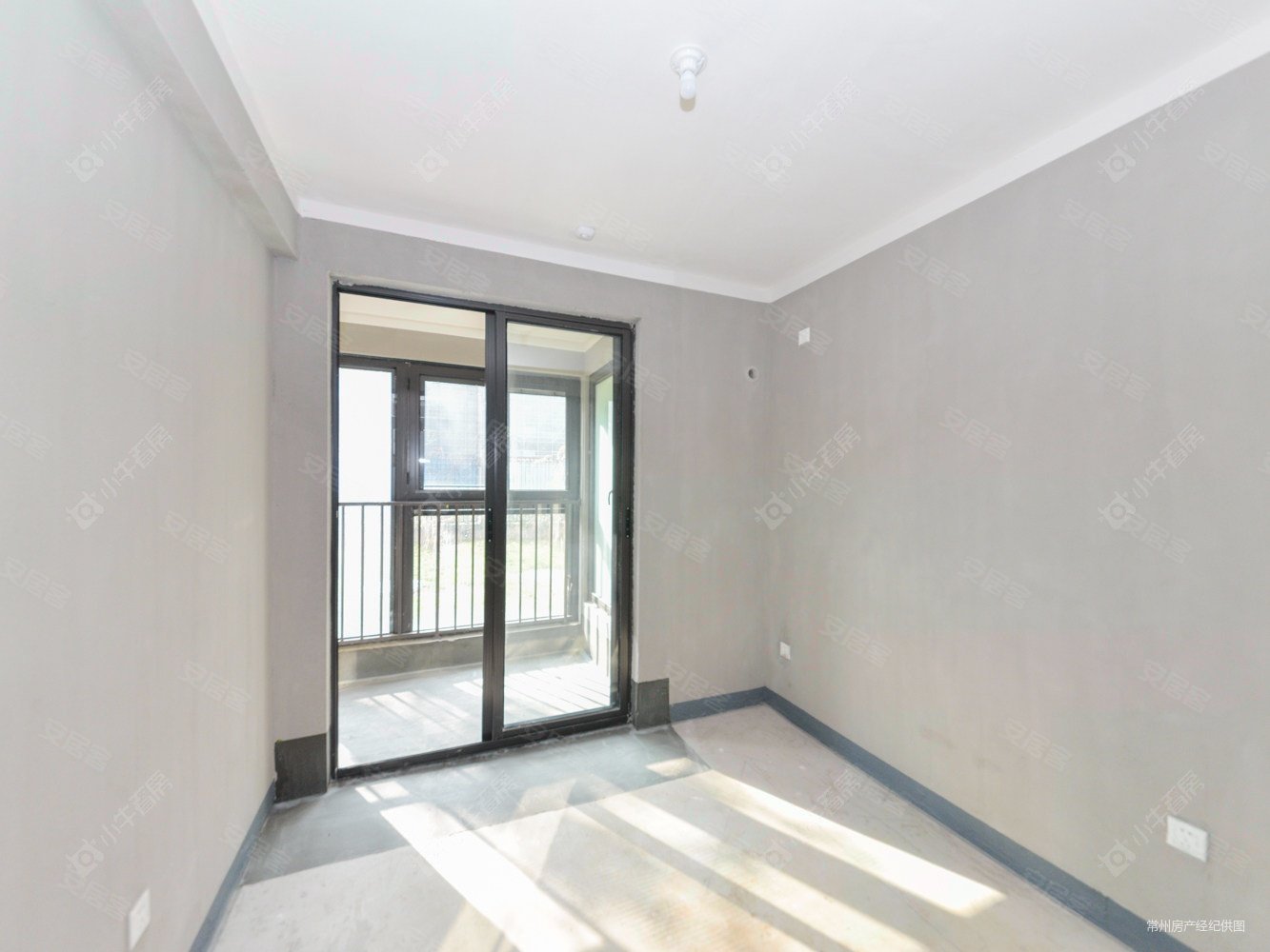 8万就能买 不用等 新城逸隽现房 96平 针房源