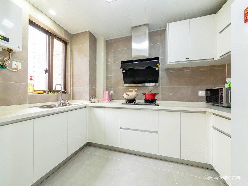 保利悦玺前排湖景大三房通透自住精装保养新已空置随时看