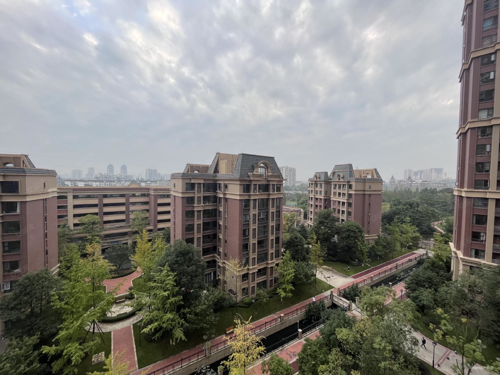 成都房产网>成都二手房>温江二手房>万春镇二手房>鹭湖宫8e西区>