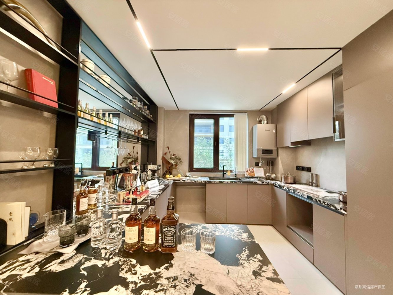 金品世家4室2厅2卫151㎡南北135万