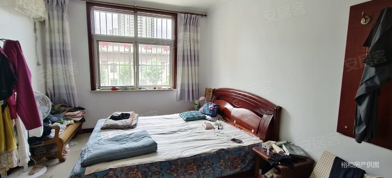 花园二楼130平大三室,带大车库67万