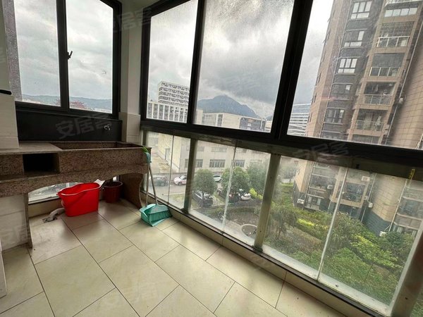 福州马尾江滨东大道海悦公馆马尾 儒江三牧中学旁海悦公馆自住精装三