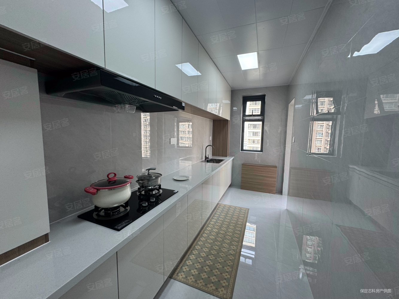 维多利亚夏郡3室2厅2卫137.1㎡南北105.8万