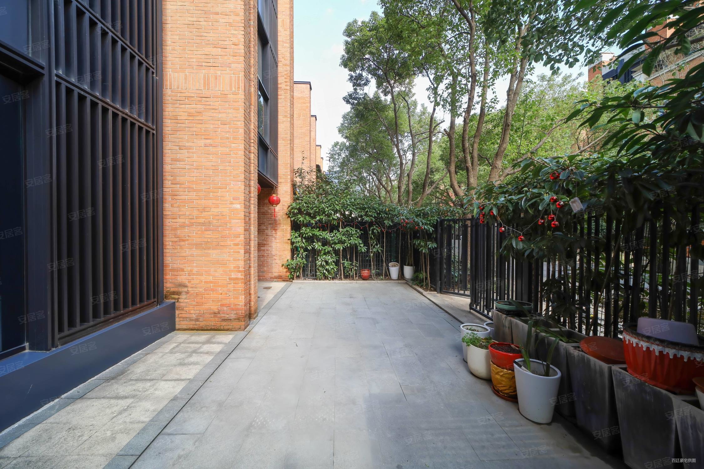 上海房产网>上海二手房>静安二手房>老北站二手房>华侨城苏河湾(别墅)