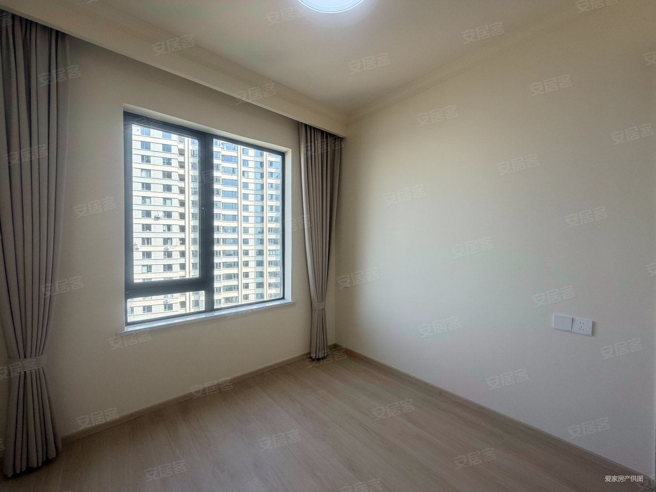 五矿万境水岸(公寓住宅)4室2厅2卫151㎡南北59.8万