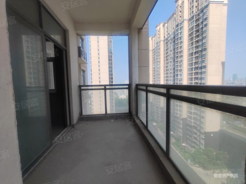 高铁站泉舜商圈 一梯一户大平层空中别墅 层高3.2 邻地铁