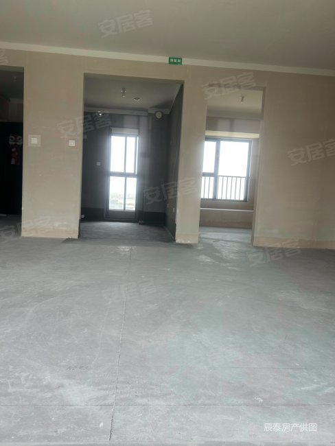 建发云锦湾4室2厅2卫140.56㎡南北250万