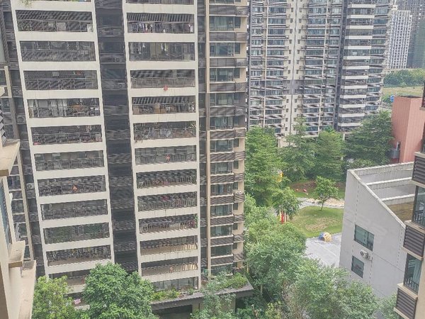 【多图】万科金域缇香,相思湖新区租房,精装4房2卫,空房出租,有4台