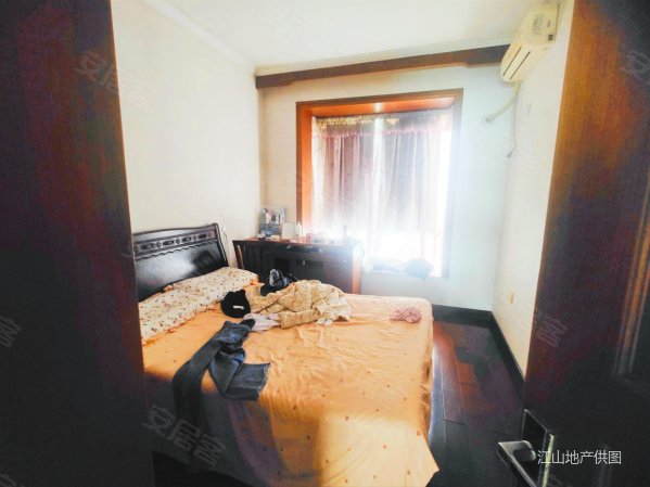 人民公园附近建兴园三房两厅可贷款