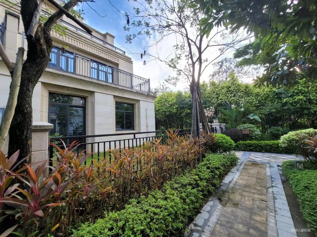 千花岛边位别墅低价售