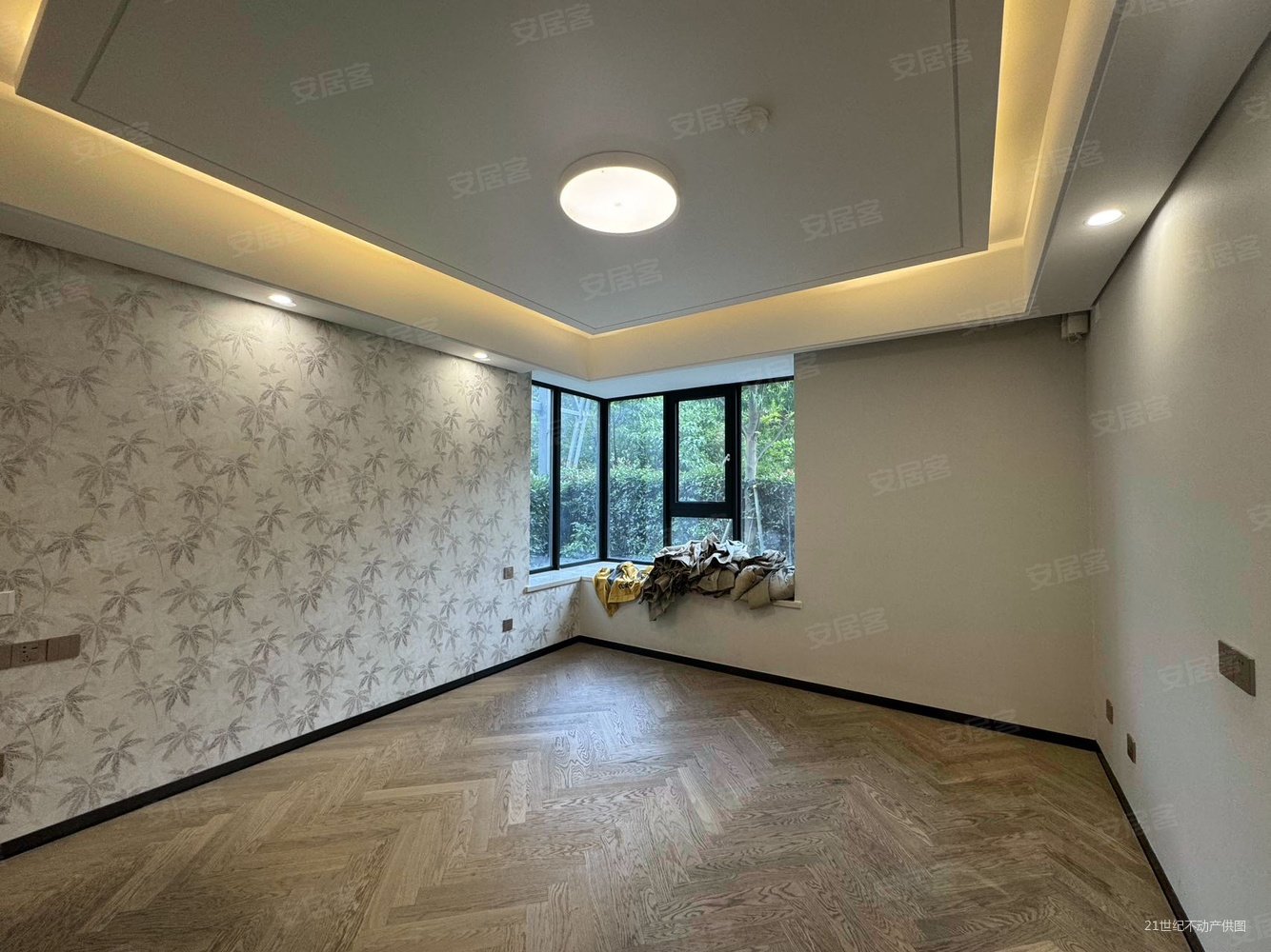 皇都花园三期,户型正气开发商精装修买一層送一層,税费各付