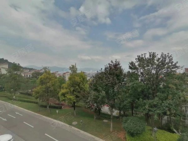 玉溪红塔聂耳音乐广场万裕润园万裕润园,小环境成熟,小区配套设施齐全